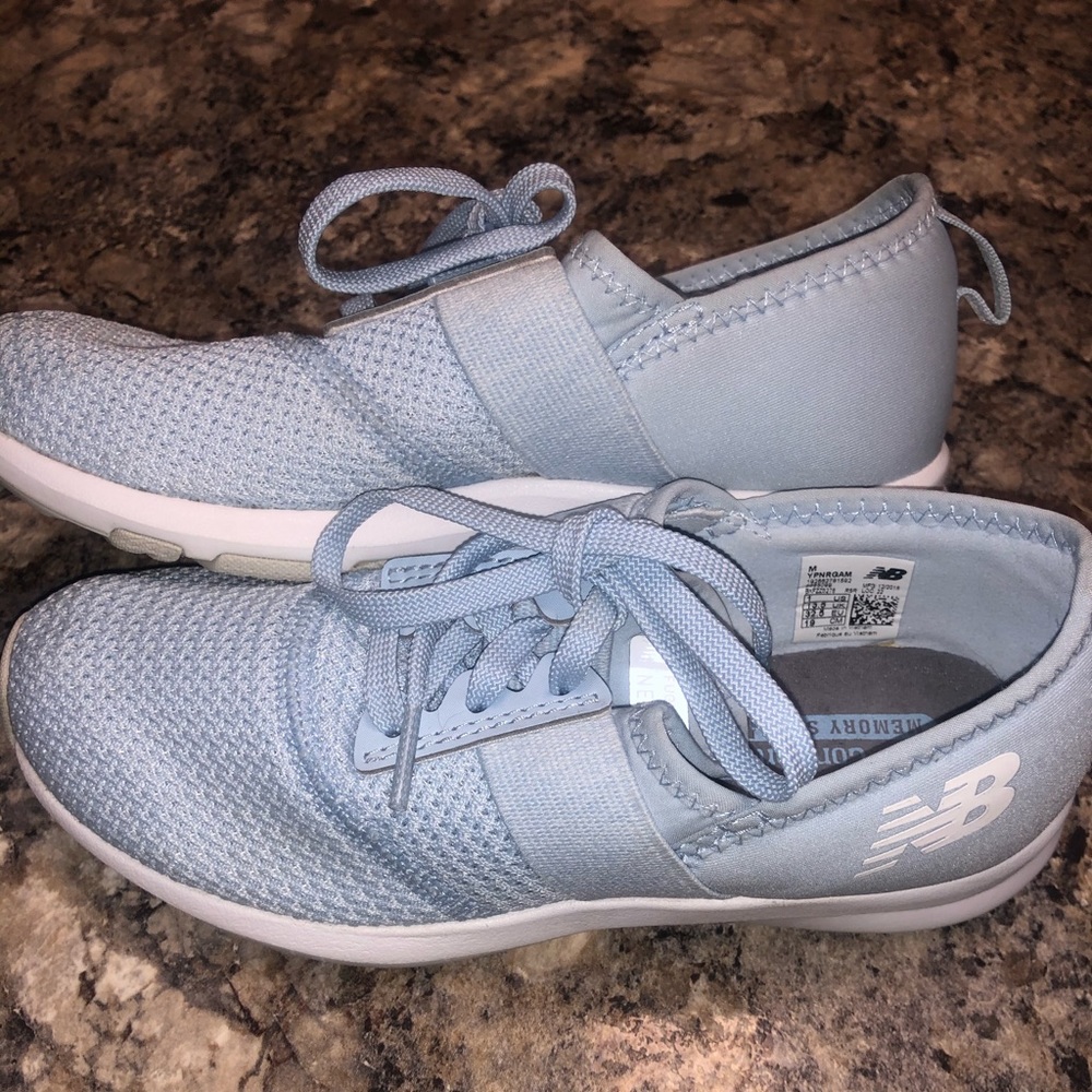 New balance kid tenny shoes